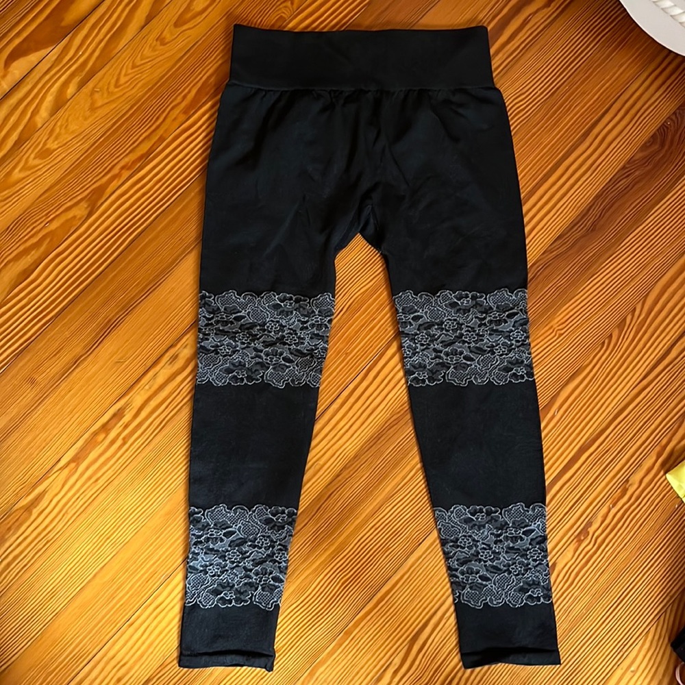 Fabletics leggings, lace detail, size small, like new.